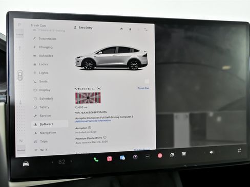 Used 2023 Tesla Model X Plaid image 37