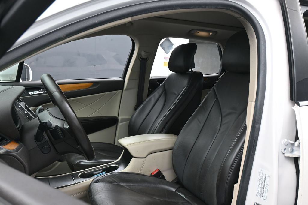 Used 2019 Lincoln MKC Select w/ Select Plus Package FWD image 10