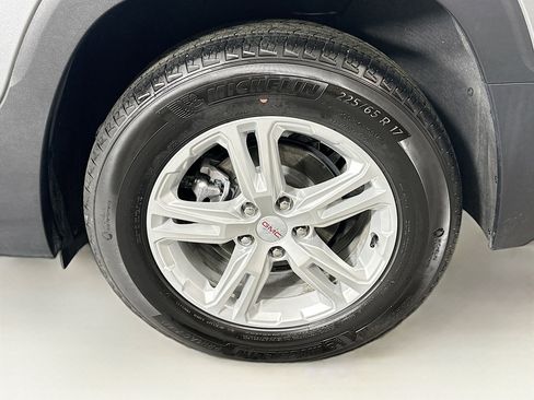 Used 2024 GMC Terrain SLE FWD image 11