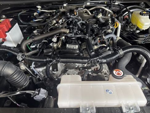 Used 2025 Toyota 4Runner SR5 image 9