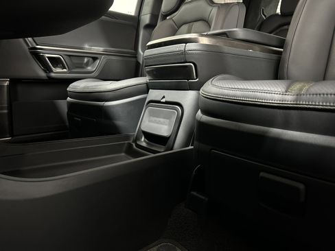 Used 2022 Rivian R1T Adventure image 31