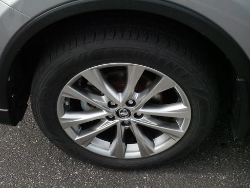 Used 2018 Toyota RAV4 Limited w/ Protection Package AWD/4WD image 15