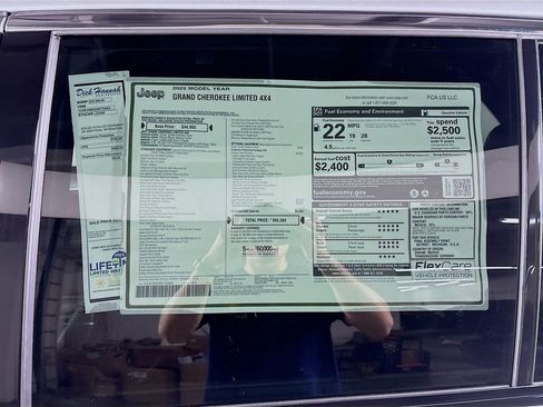 New 2025 Jeep Grand Cherokee Limited w/ Luxury Tech Group II image 25