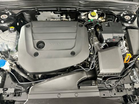 Used 2023 Volvo XC40 B4 Ultimate FWD image 35