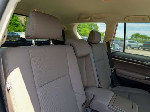 Used 2023 Lexus GX 460 Premium w/ Premium Package AWD/4WD image 34