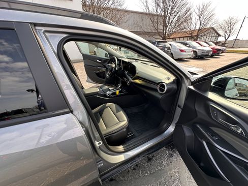 Used 2025 Chevrolet Trax ACTIV w/ Driver Confidence Package image 17