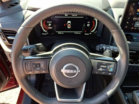 Used 2024 Nissan Rogue Platinum image 20