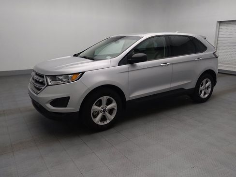 Used 2017 Ford Edge SE FWD image 2