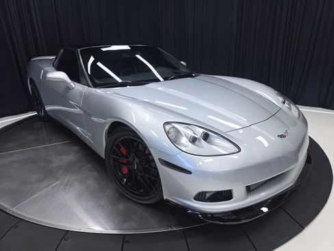 Used 2009 Chevrolet Corvette Coupe w/ Preferred Equipment Group RWD image 42