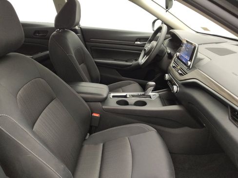 Used 2025 Nissan Altima 2.5 SV FWD image 21