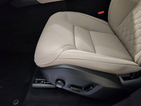 New 2026 Volvo XC90 B6 Plus w/ Protection Package Premier AWD/4WD image 25