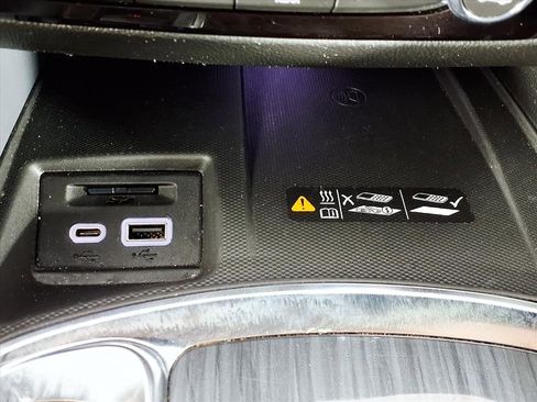 Used 2024 Buick Enclave Premium image 15