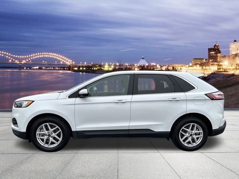 Used 2023 Ford Edge SEL image 2