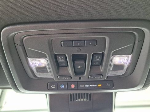 Used 2023 Chevrolet Silverado 1500 High Country w/ Z71 Off-Road Package AWD/4WD image 19