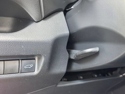 Used 2019 Toyota RAV4 XLE Premium FWD image 41