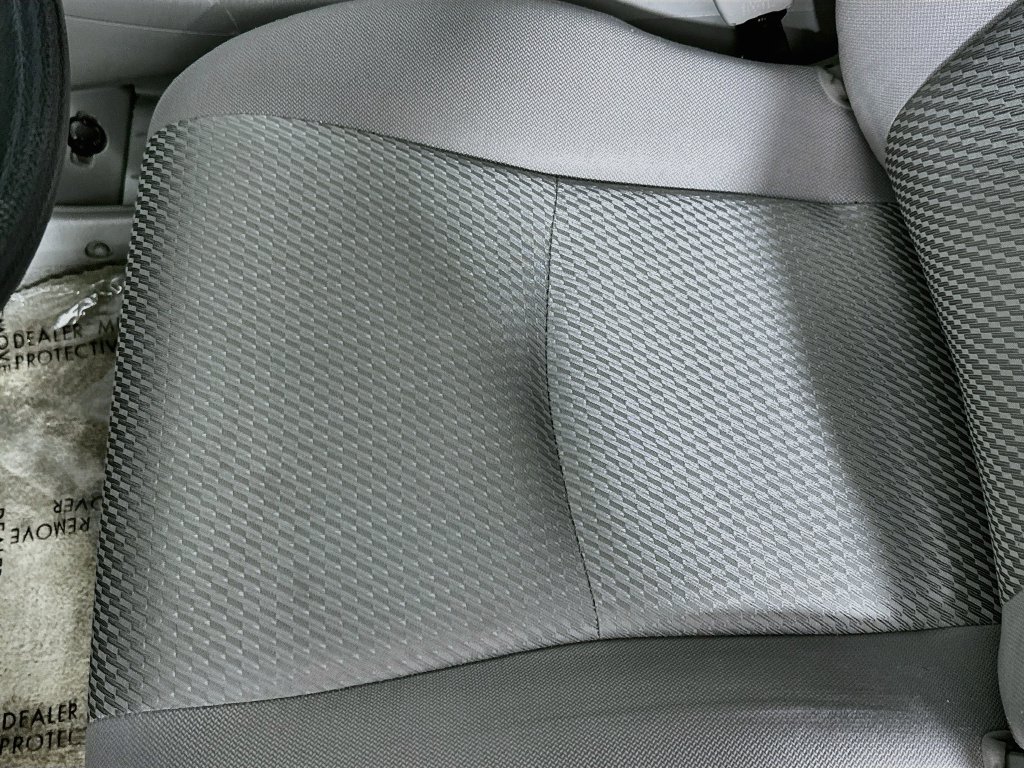 Used 2005 Toyota Highlander 4WD V6 w/ Appearance Pkg image 18