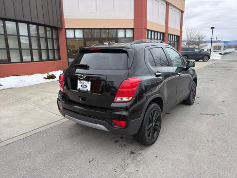 Used 2018 Chevrolet Trax LT w/ Sun & Sound Package image 7