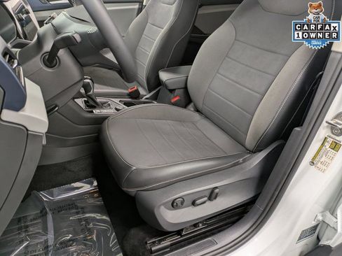 Used 2022 Volkswagen Taos SE w/ IQ.Drive SE Package image 13