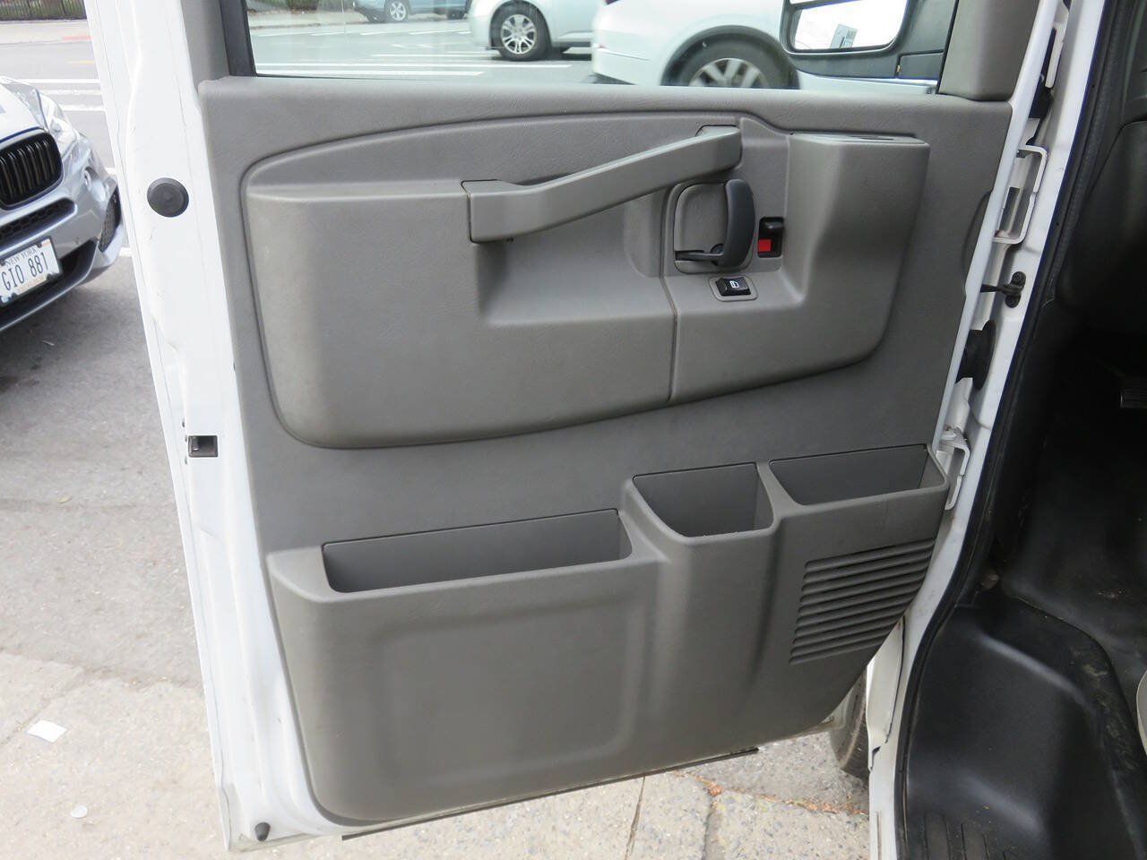 Used 2019 GMC Savana 2500 w/ Driver Convenience Package RWD image 23