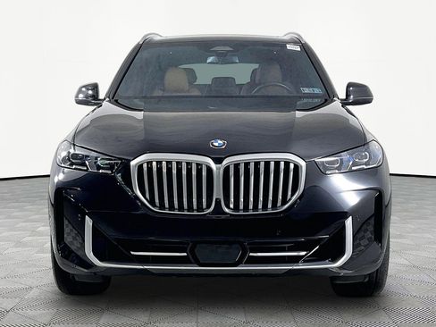 Certified 2024 BMW X5 xDrive40i w/ Premium Package AWD/4WD image 2