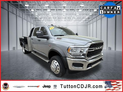 Used 2024 RAM 5500 Tradesman w/ Chrome Appearance Group AWD/4WD image 1