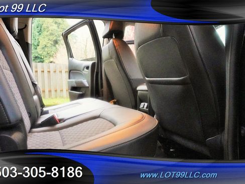 Used 2019 Chevrolet Colorado Z71 w/ Z71 Midnight Edition image 17