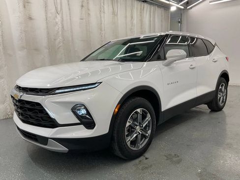 Used 2025 Chevrolet Blazer LT FWD image 4