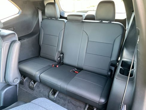 Used 2025 Buick Enclave Preferred image 23