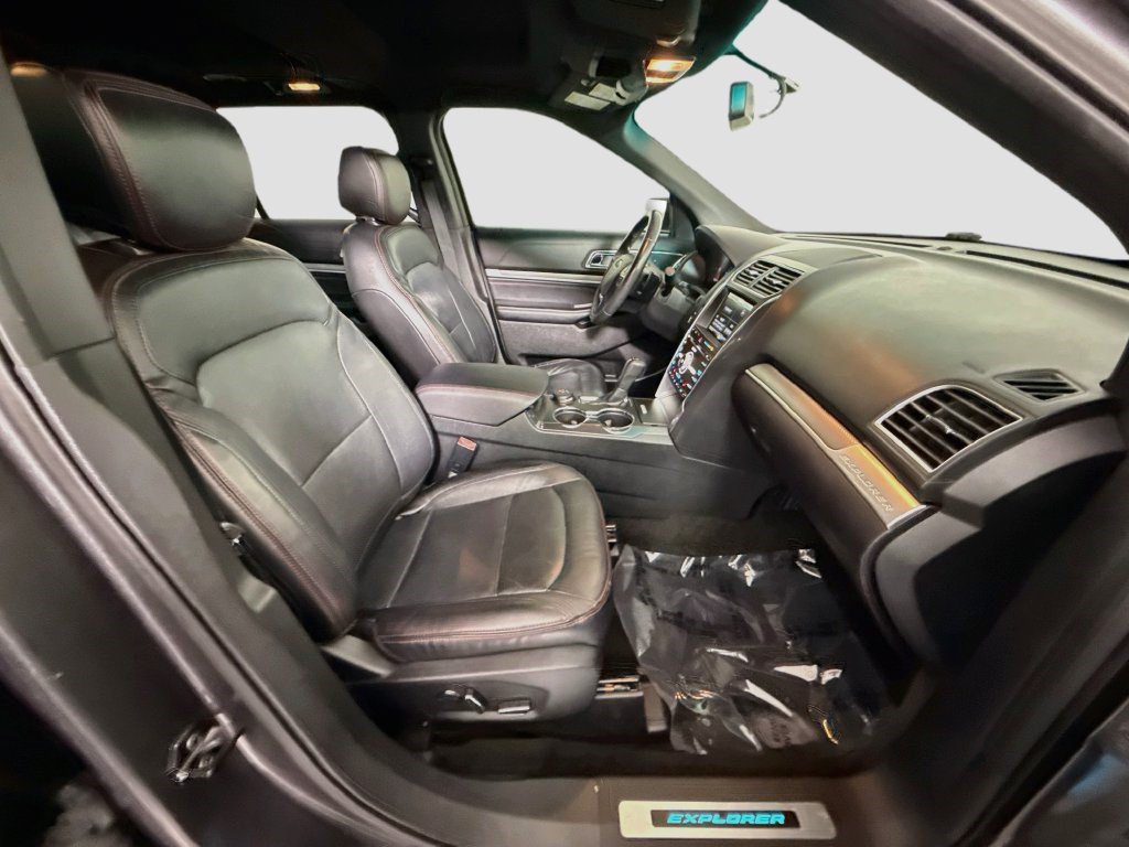 Used 2016 Ford Explorer Sport w/ Equipment Group 401A AWD/4WD image 28