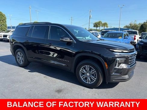 Used 2026 Chevrolet Traverse LT FWD image 1