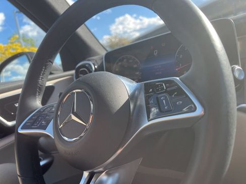 Used 2024 Mercedes-Benz GLC 300 4MATIC image 39