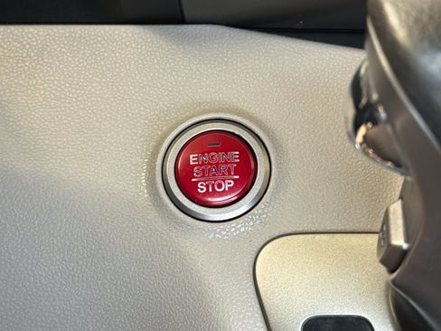 Used 2016 Honda Odyssey SE image 24