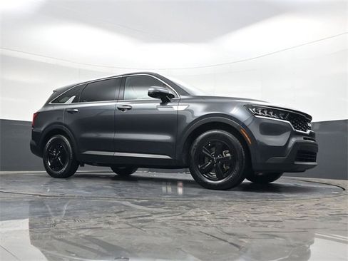 Used 2023 Kia Sorento LX image 27