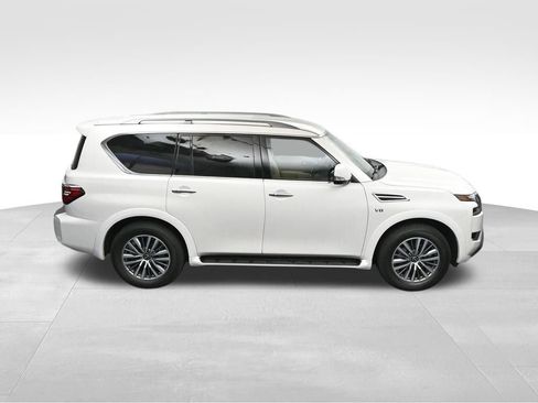 Used 2022 Nissan Armada SV w/ SV Appearance Package RWD image 23