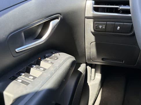 New 2026 Hyundai Tucson SE image 14