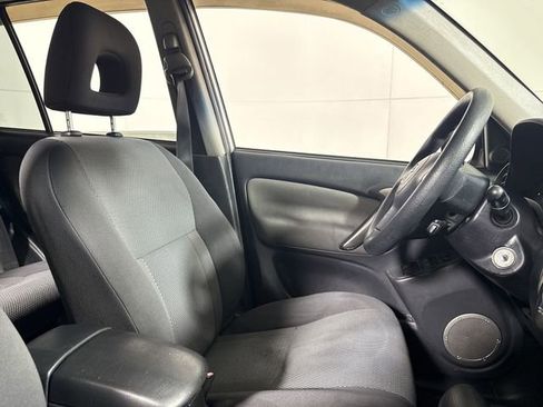 Used 2005 Toyota RAV4 4WD image 11