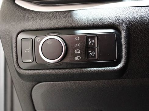 Used 2023 Ford Explorer XLT image 34