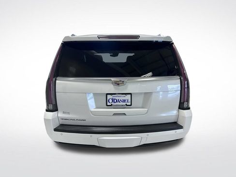 Used 2016 Cadillac Escalade Premium RWD image 31