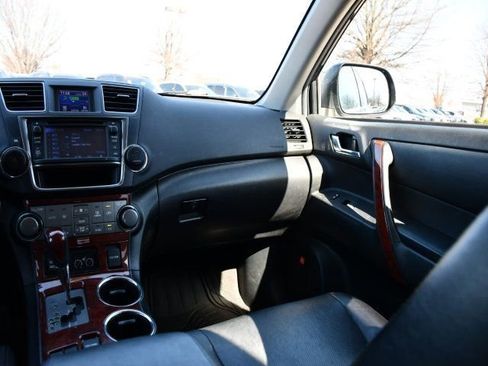 Used 2013 Toyota Highlander Limited image 20