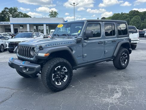 Used 2025 Jeep Wrangler Unlimited Rubicon 4xe w/ Safety Group AWD/4WD image 4