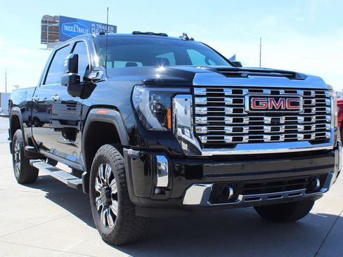 Used 2024 GMC Sierra 3500 Denali w/ Denali Reserve Package AWD/4WD image 31