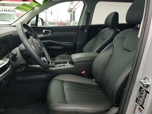 Used 2025 Kia Sorento S w/ Panoramic Sunroof Package image 27