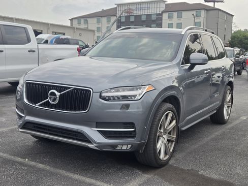 Used 2018 Volvo XC90 T5 Momentum w/ Convenience Package FWD image 1
