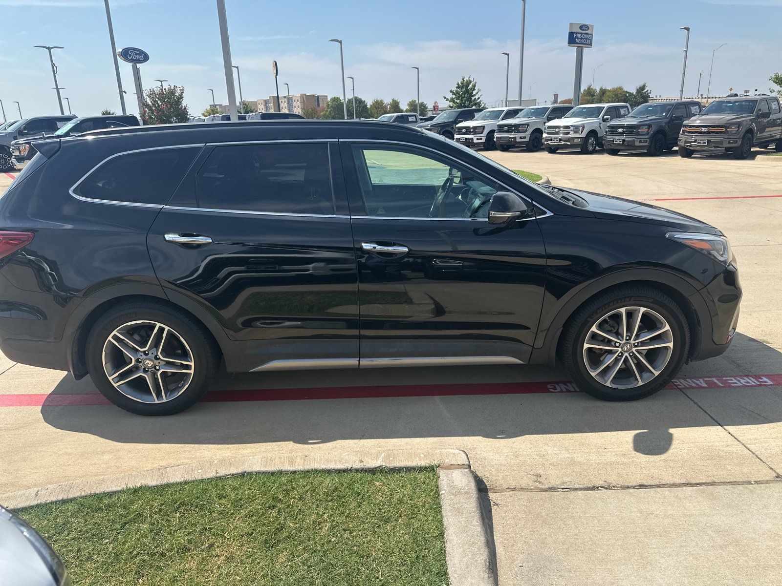 Used 2017 Hyundai Santa Fe Limited w/ Cargo Package AWD/4WD image 12