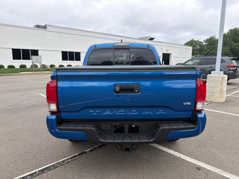 Used 2016 Toyota Tacoma TRD Sport w/ Towing Package AWD/4WD image 4