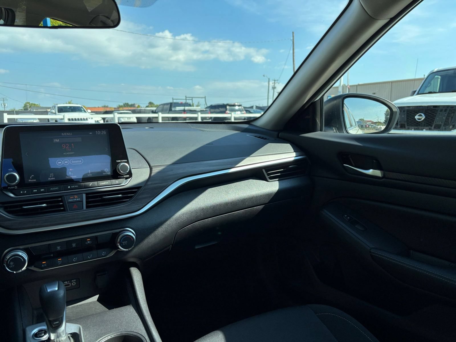 Used 2025 Nissan Altima 2.5 SV FWD image 34