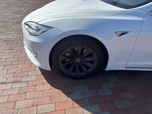 Used 2019 Tesla Model S Long Range AWD/4WD image 2