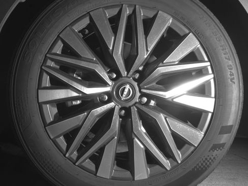 Used 2025 Nissan Altima 2.5 SV image 12