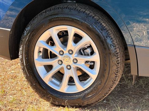 Used 2021 Chevrolet Equinox LT FWD image 10