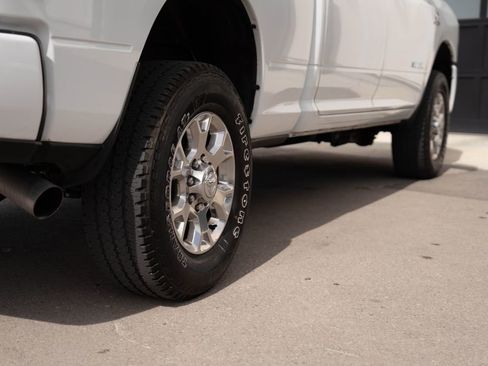 Used 2024 RAM 2500 Laramie AWD/4WD image 9